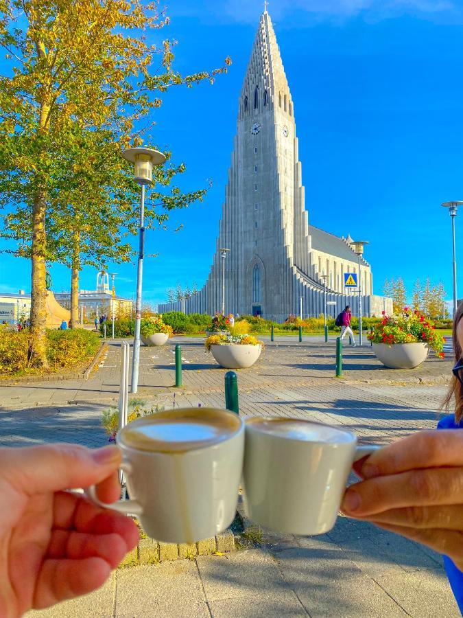 Enjoy Reykjavik Yellow Door Apartment Экстерьер фото